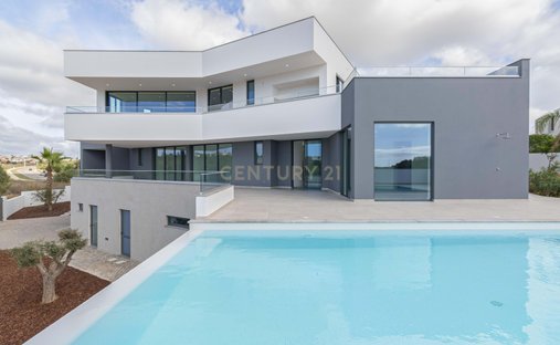 Villa in Sao Goncalo de Lagos, Algarve, Portugal 1