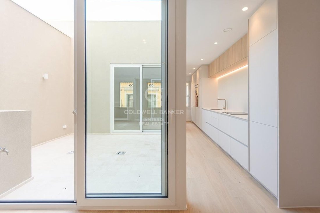 Luminous Penthouse Duplex In Central Location In Barcelona, Catalonia ... - Luminous Angular Penthouse With Floor Fo Older