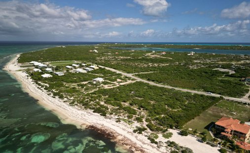 Terrain à Cockburn Town, Turks Islands, Îles Turks et Caïques 1