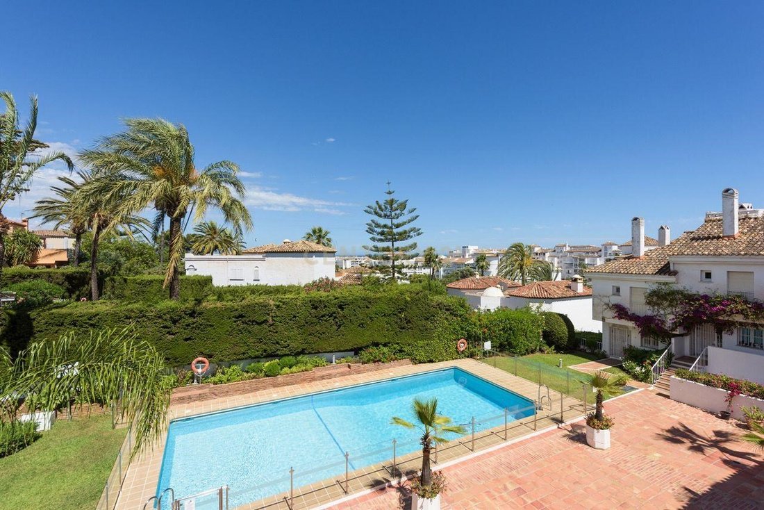 Villa in Nueva Andalucia, Marbella, Spain 1 - 13010412