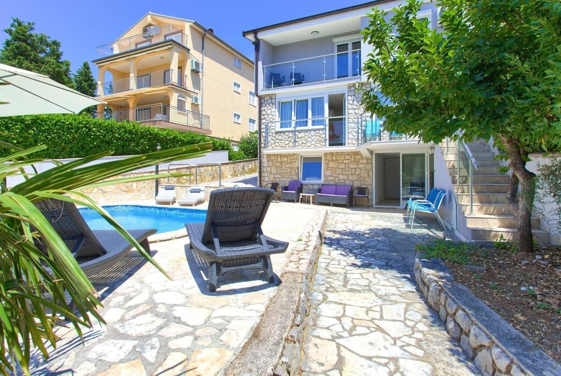 Villa in Novi Vinodolski, Primorje-Gorski Kotar County, Croatia 2 - 15340075