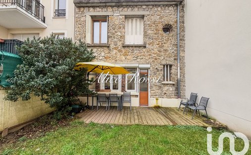 Luxury houses with balcony for sale in Saint-Cyr-l'École, Île-de-France ...