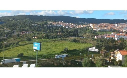 Land in Vila Franca de Xira, Lissabon, Portugal 1
