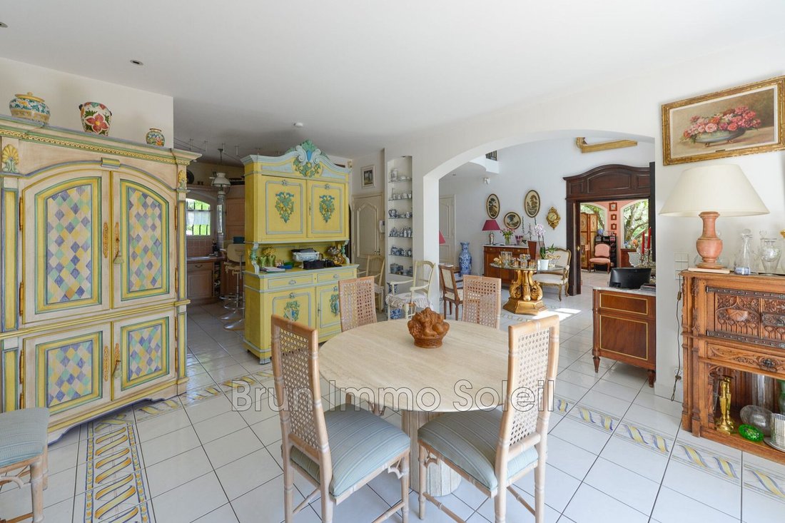 Villa in Grasse, Provence-Alpes-Côte d'Azur, France 5 - 15342061