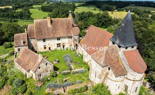 Castle in Chatelperron, Auvergne-Rhône-Alpes, France 1
