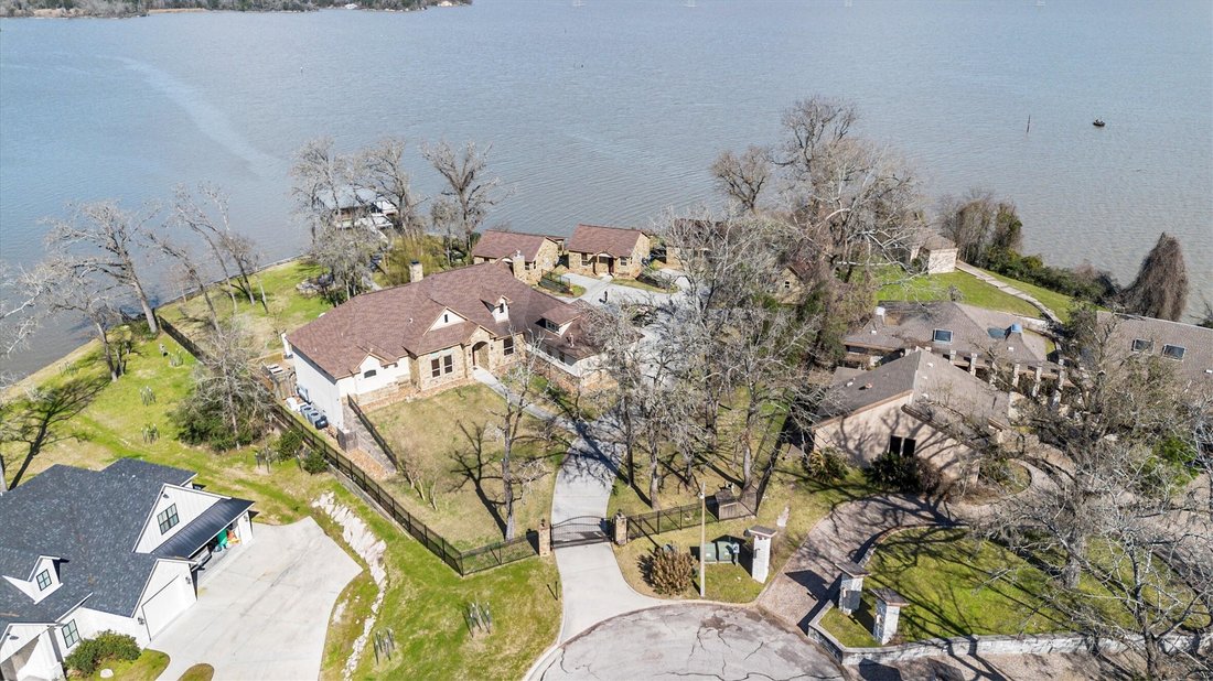 House in Oakhurst, Texas, United States 2 - 15338020