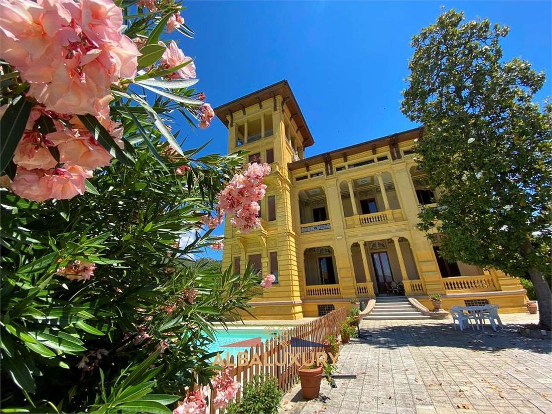 Villa Di Prestigio, Lucca, Toscana In Barga, Tuscany, Italy For Sale ...