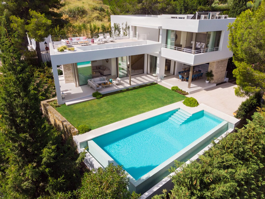 Villa in Puerto Banus, Marbella, Spain 1 - 15344602