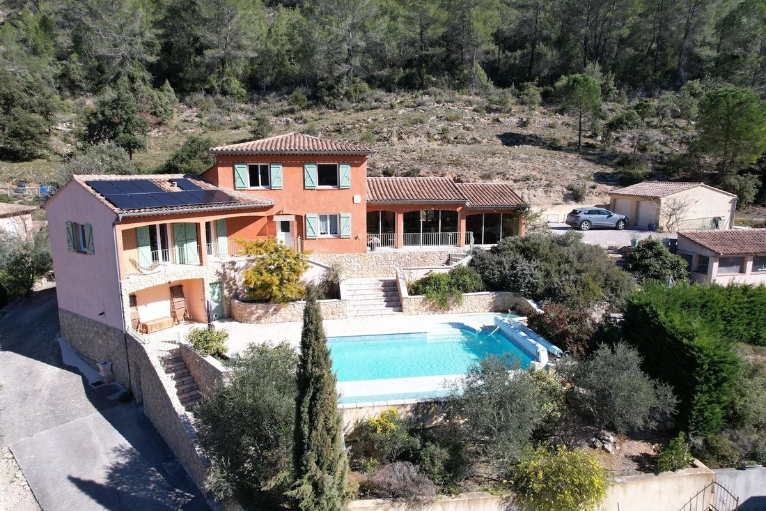 Villa in Brignoles, Provence-Alpes-Côte d'Azur, France 1 - 15345492