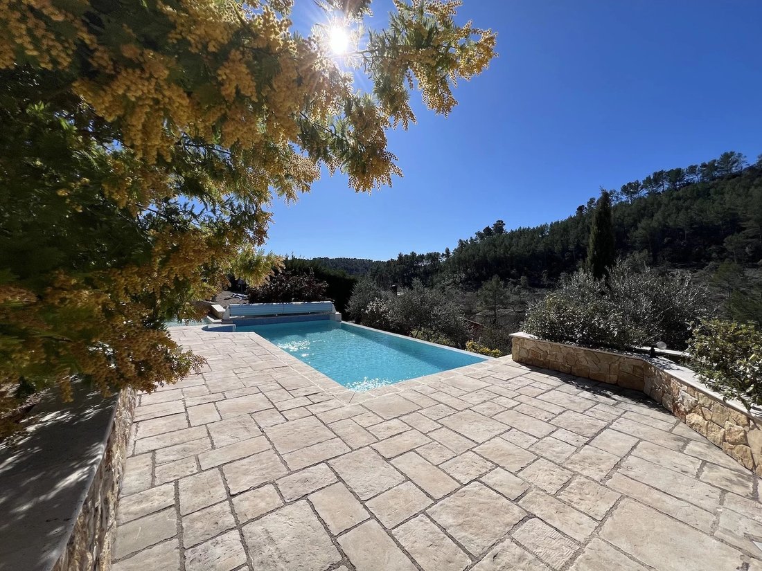 Villa in Brignoles, Provence-Alpes-Côte d'Azur, France 2 - 15345492