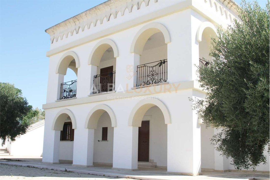 Villa en Lecce, Apulia, Italia 3 - 15345223