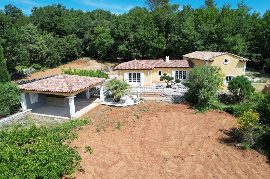 Villa in Besse-sur-Issole, Provence-Alpes-Côte d'Azur, France 1 - 15345470