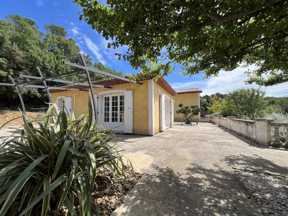 Villa in Besse-sur-Issole, Provence-Alpes-Côte d'Azur, France 3 - 15345470