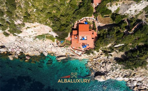 Villa in Nisporto, Tuscany, Italy 1