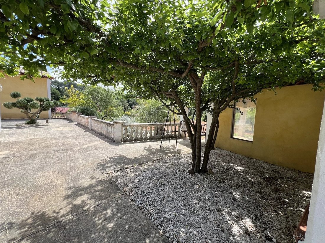 Villa in Besse-sur-Issole, Provence-Alpes-Côte d'Azur, France 4 - 15345470