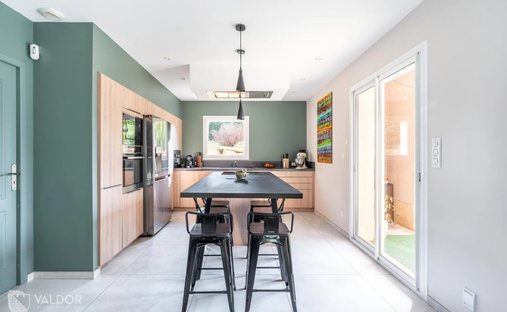Villa in Lachassagne, Auvergne-Rhone-Alpen, Frankreich 1