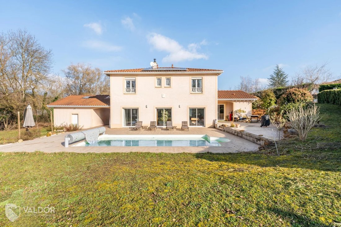 Villa in Lachassagne, Auvergne-Rhône-Alpes, France 2 - 15344578