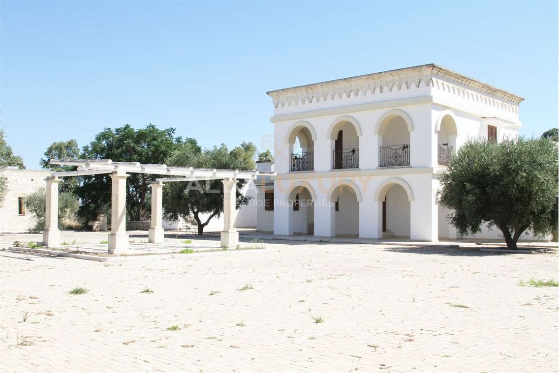 Villa en Lecce, Apulia, Italia 1 - 15345223