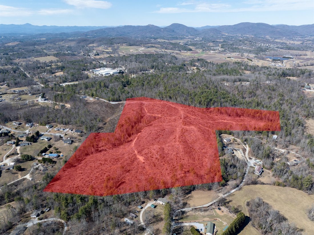 Land in Hendersonville, North Carolina, United States 1 - 15345767