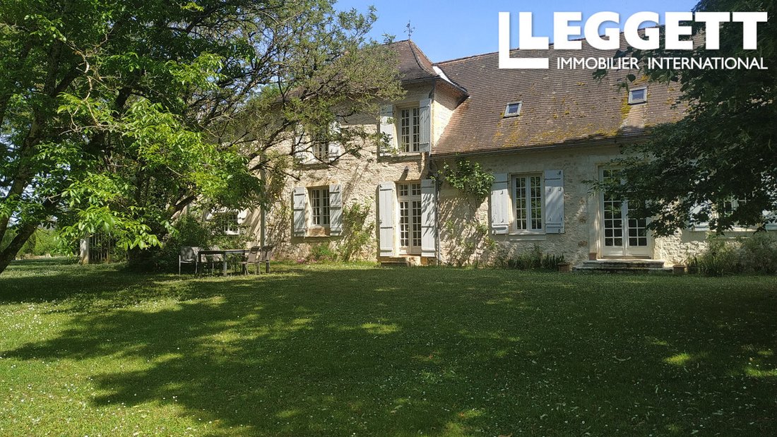 Whispers of the 18th Century: A Noble’s Retreat in Bergerac’s Heart