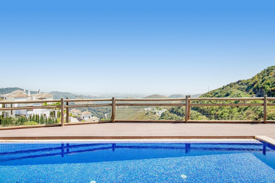 Villa in Benahavis, Andalusia, Spain 2 - 14259161
