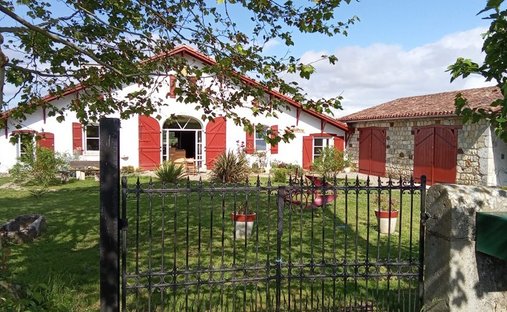 Castle for Sale in Peyrehorade, Nouvelle-Aquitaine, France