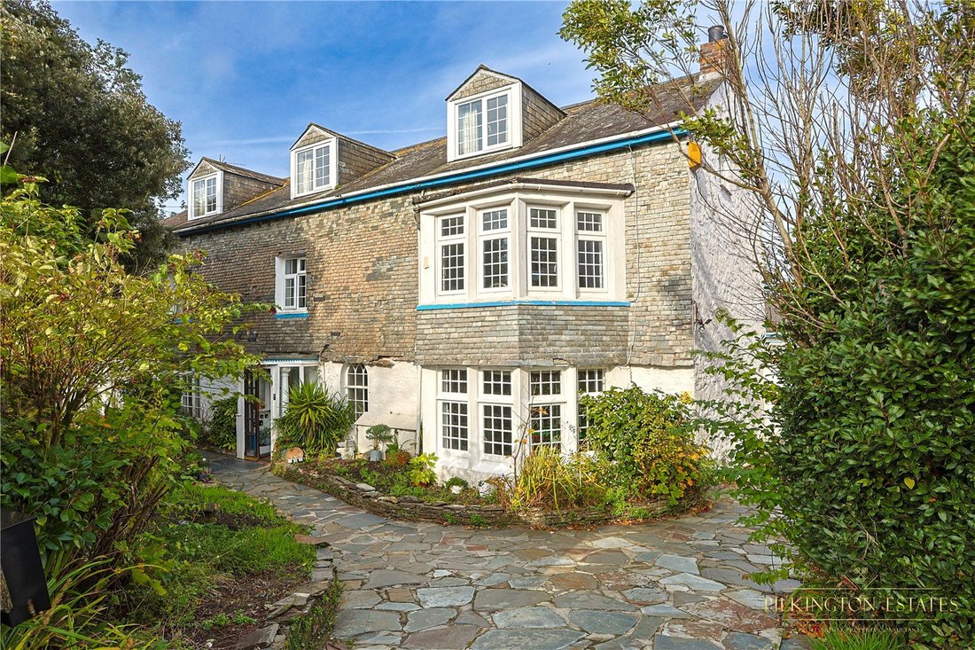 House in Falmouth, England 3 - 15347112