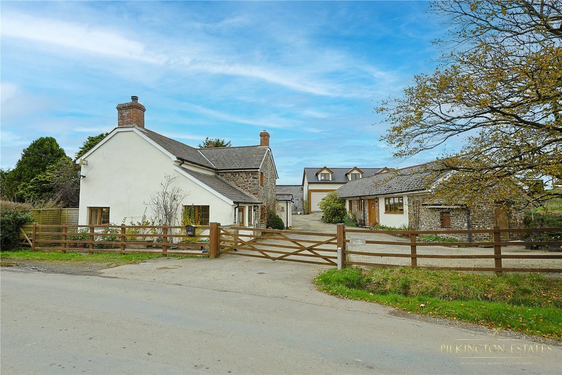 House in Clawton, England 2 - 15347110