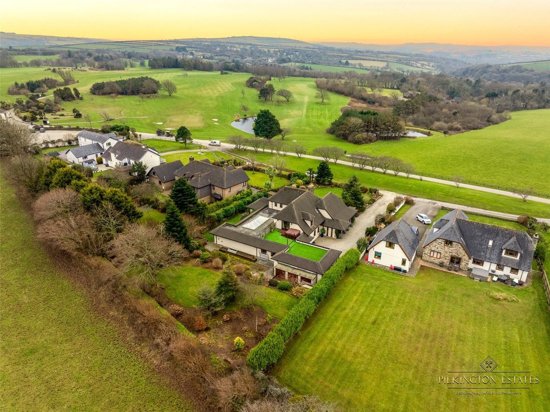 House in Camelford, England 2 - 15347128
