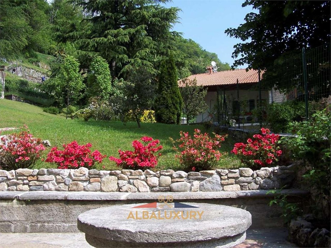 Chateau in Castello Cabiaglio, Lombardy, Italy 4 - 15347581