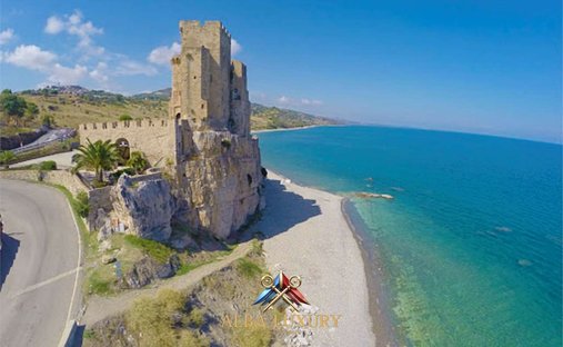 Chateau in Borgata Marina, Calabria, Italy 1
