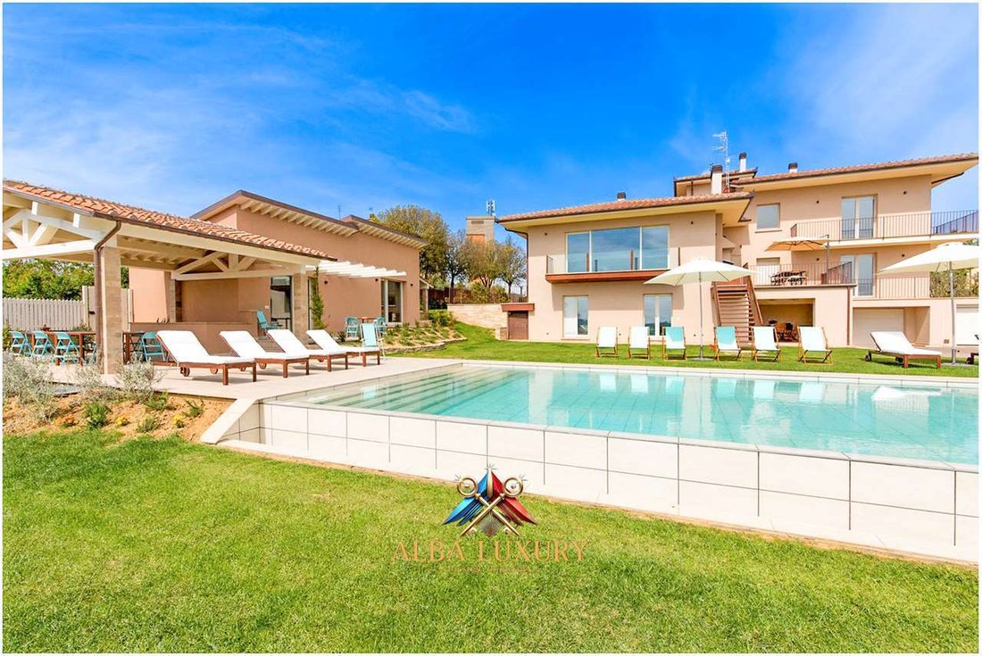 Villa en Foiano della Chiana, Toscana, Italia 1 - 15347432