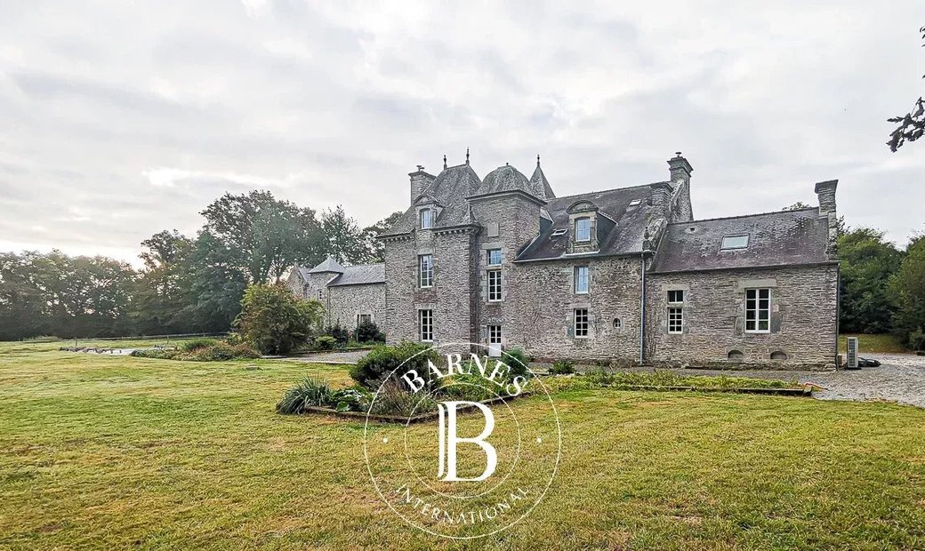 Castle for Sale in Vannes, Brittany, France