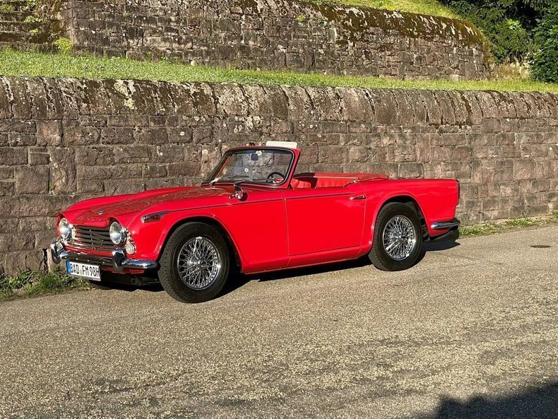 Cabriolet in Glendale, United States 1 - 15348005