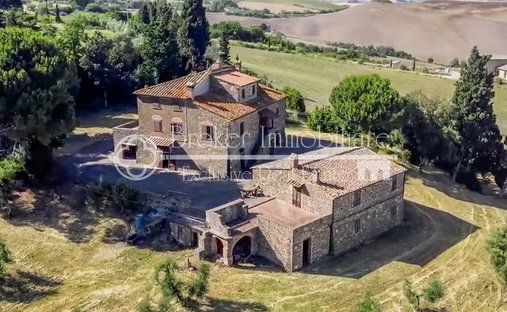 Villa in Montecatini Val di Cecina, Tuscany, Italy 1