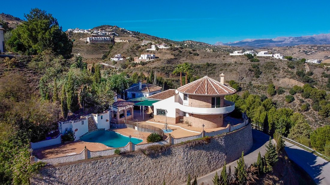 Villa in Vinuela, Andalusia, Spain 2 - 15348250