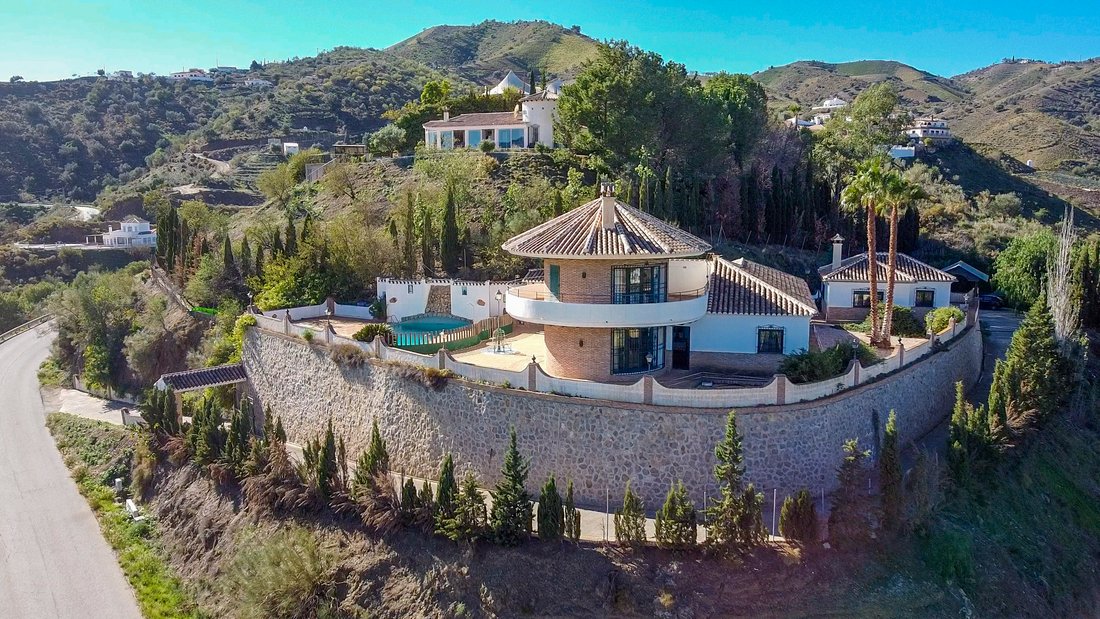 Villa in Vinuela, Andalusia, Spain 1 - 15348250