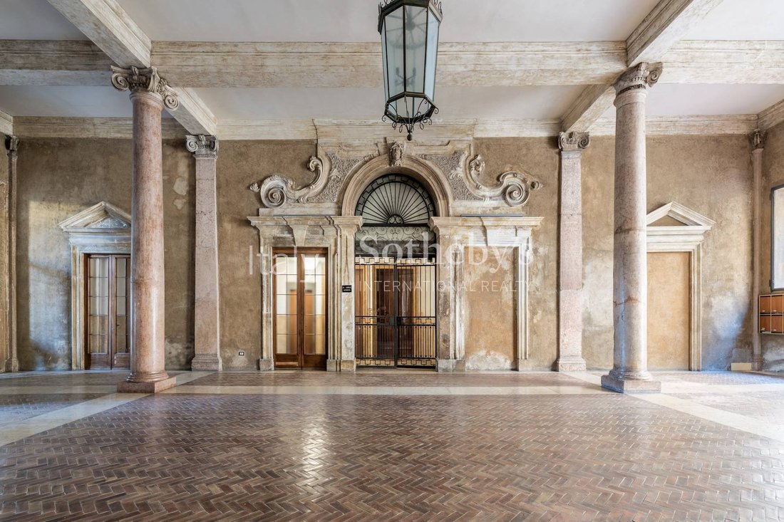 Apartment in Center, Vicenza, Veneto 2 - 15347985