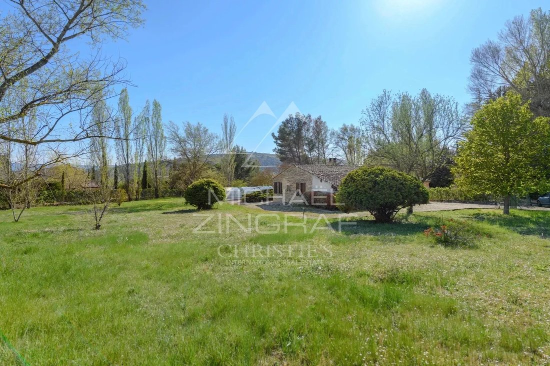 Villa in Gordes, Provence-Alpes-Côte d'Azur, France 5 - 15348185