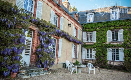 17th Century Château In Normandy, 650 M² Restored With Grounds And Outbuildings, 2h From Paris