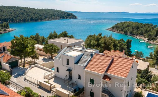 Villa in Supetar, Split-Dalmatia County, Croatia 1