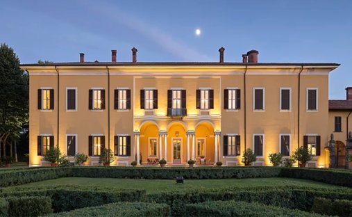 Villa in Rovellasca, Lombardy, Italy 1