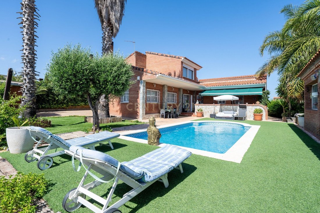 Villa in Els Pallaresos, Catalonia, Spain 2 - 14333263
