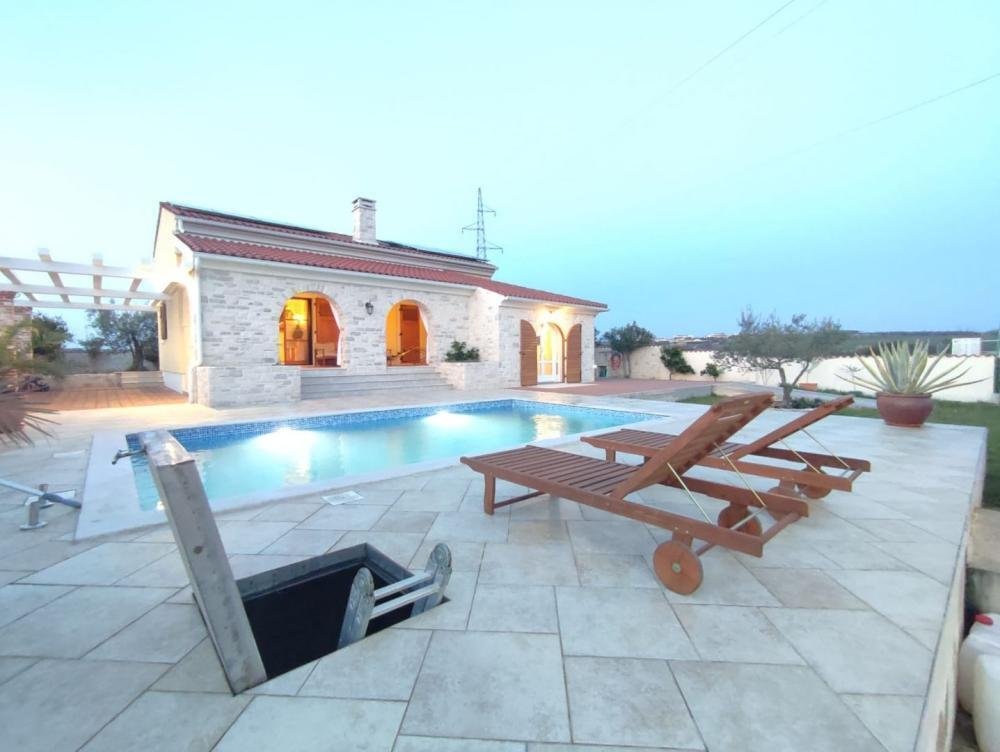 Villa in Brtonigla, Istria County, Croatia 1 - 12656878