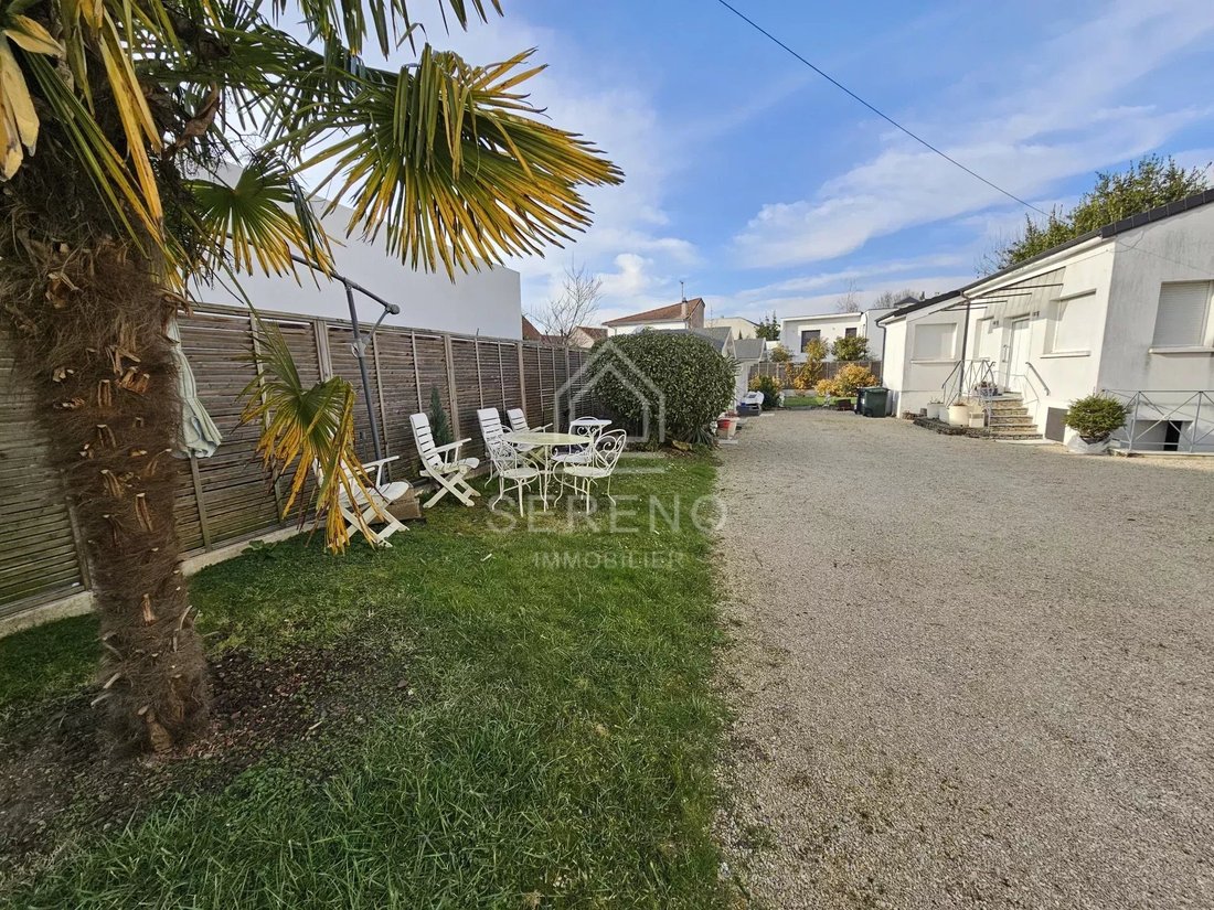 Townhouse in Pepiniere, Bry-sur-Marne, France 2 - 15348438