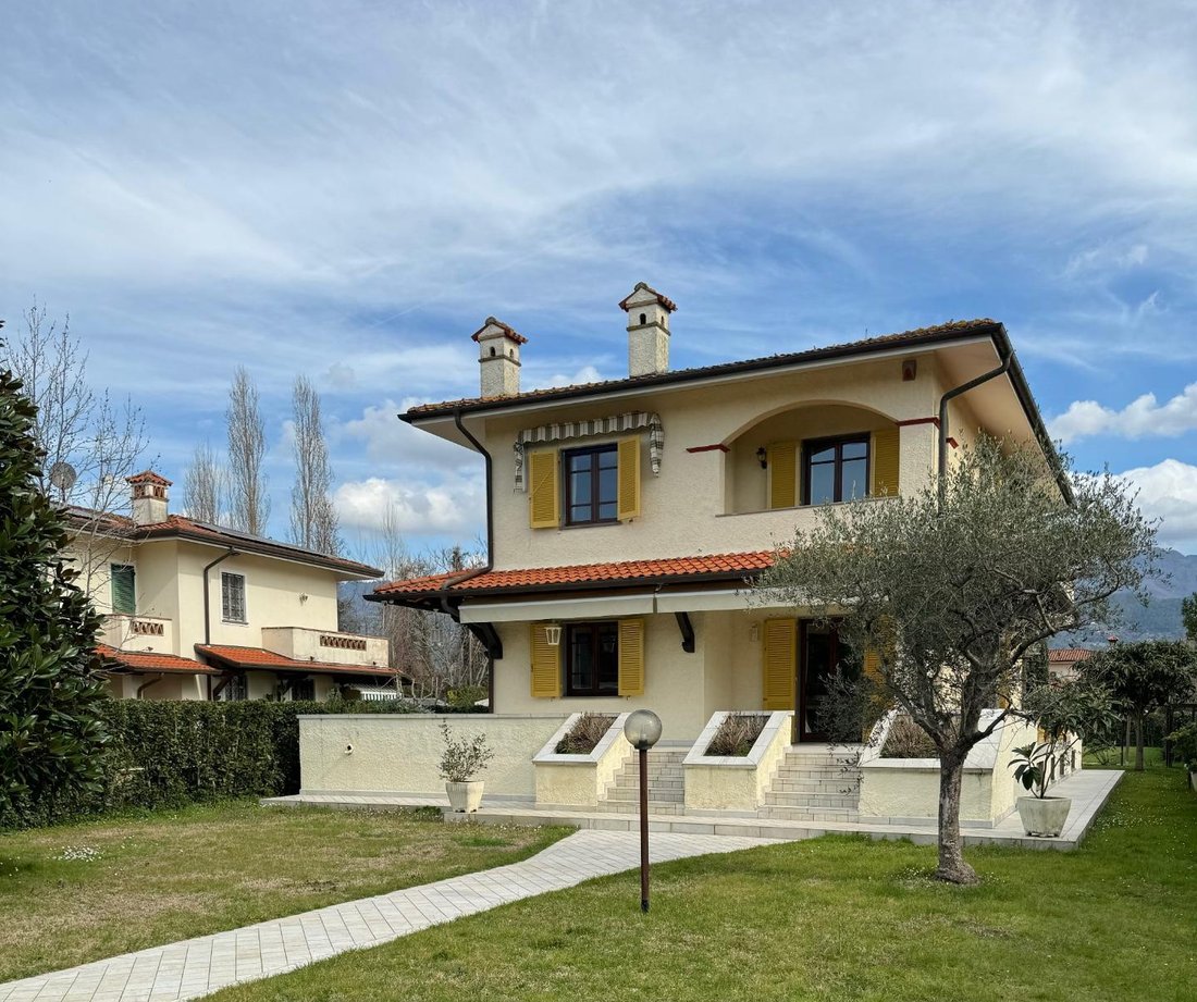 Villa in Center, Forte dei Marmi, Tuscany 1 - 12323308