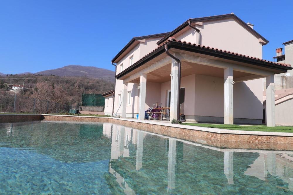 Villa in Opcina Matulji, Primorje-Gorski Kotar County, Croatia 1 - 12622810