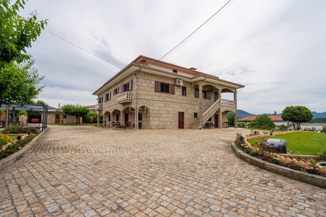 Villa in Prozelo, Viana do Castelo District, Portugal 1 - 14290908