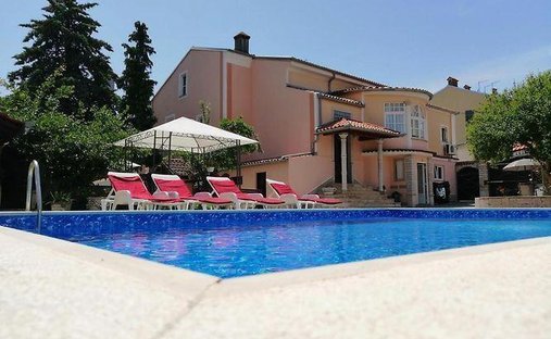 Villa a Mjesni odbor Kastanjer, Grad Pula, Regione istriana 1