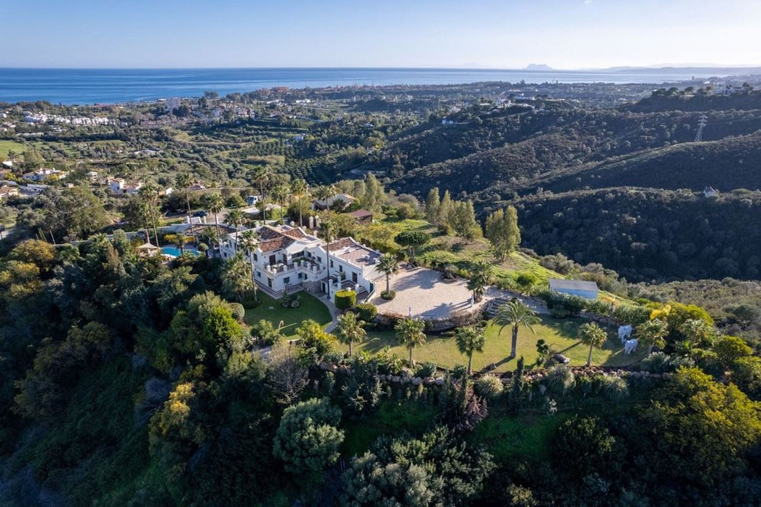 Villa in Estepona, Andalusia, Spain 3 - 15357290
